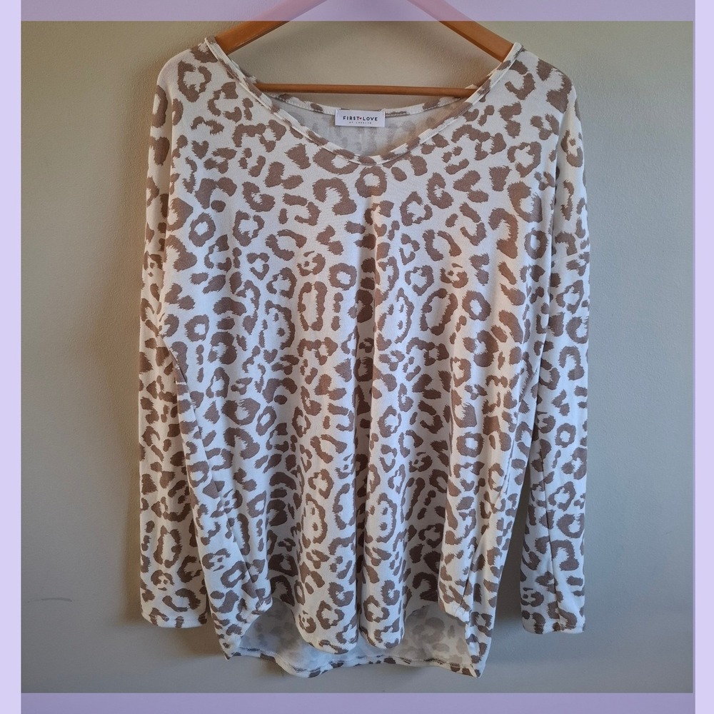 Beige Leopard Long Sleeve Relaxed Fit Pullover Shirt Coastal Chic Hi Low Flowy S
